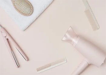ヘアドライヤーは何ワットですか?