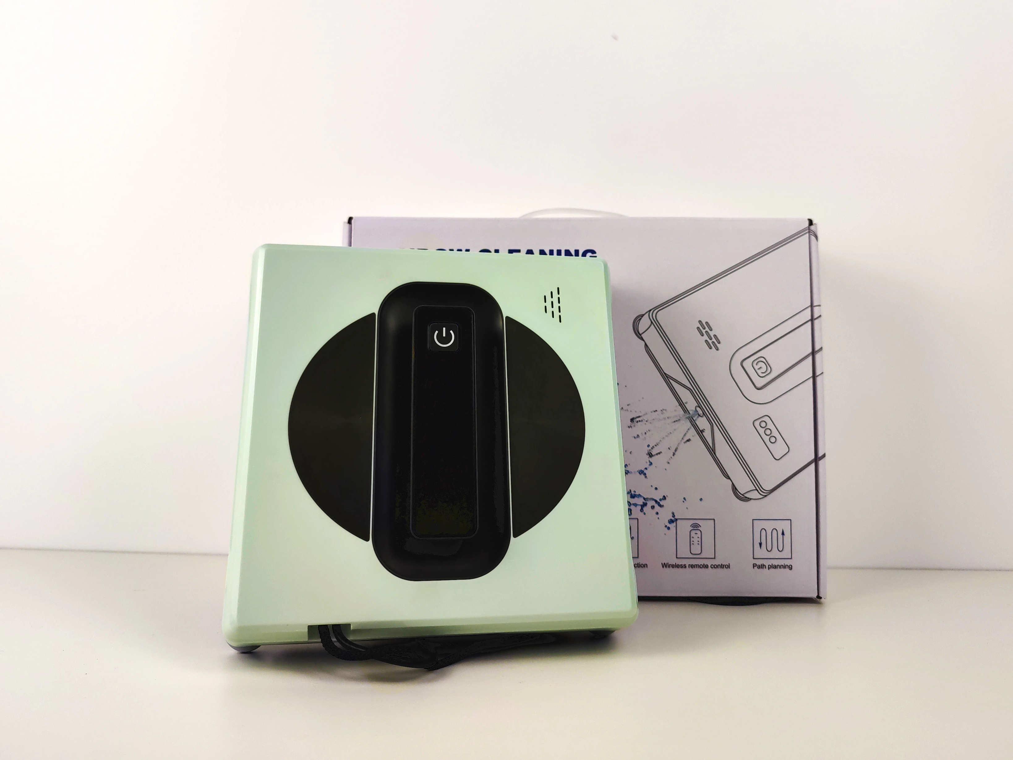 吸引と磁気窓掃除ロボット: どちらが優れていますか?